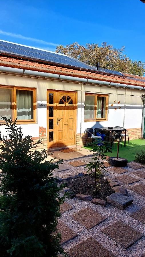 Mandula Apartman Szeged Bagian luar foto